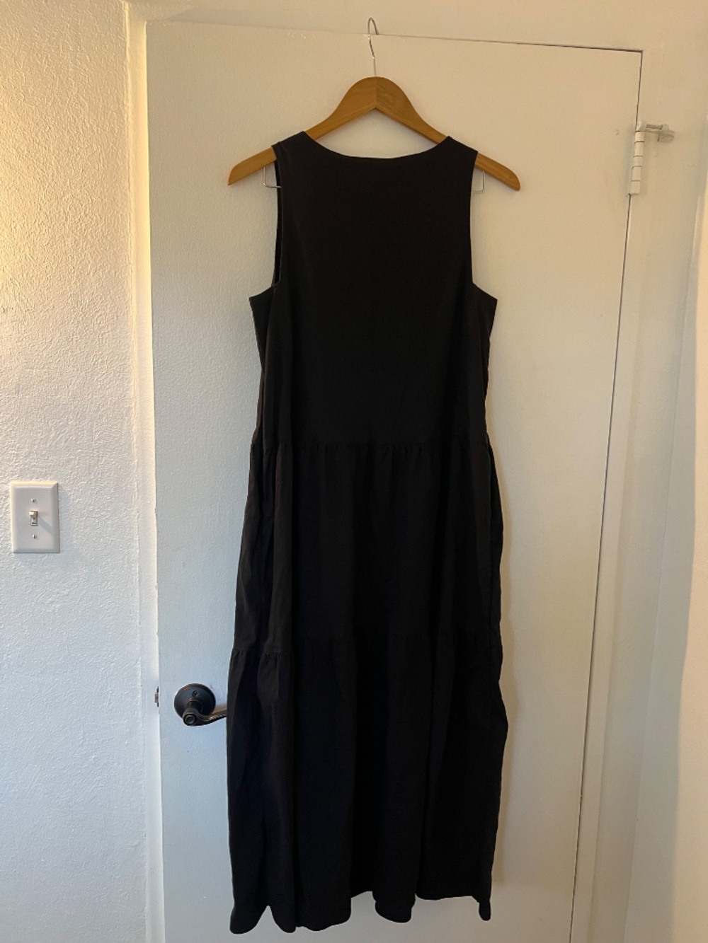 Casual Everlane Black Tiered Maxi Dress Sleeveless and Scoop Neck (M) - Picture 4 of 4